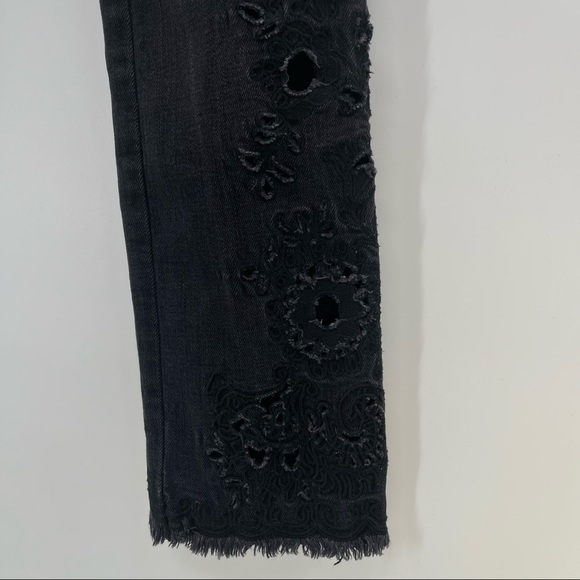 FREE PEOPLE Cutwork Cigar Dark Wash Black Faded
High Rise Cropped Jean Pants 25 - Picture 3 of 9